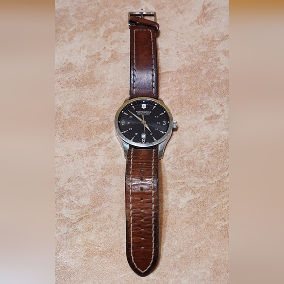 Victorinox Other - Victorinox Swiss Army Alliance watch